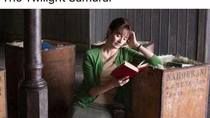 Çok kitap okuyan kıza görücü gelmez mi?