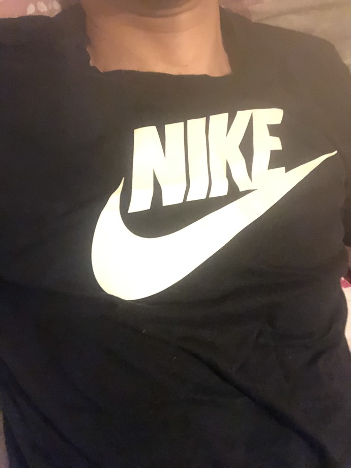 Üzerinde hangi kıyafet olduğunu tahmin edeyim mi?