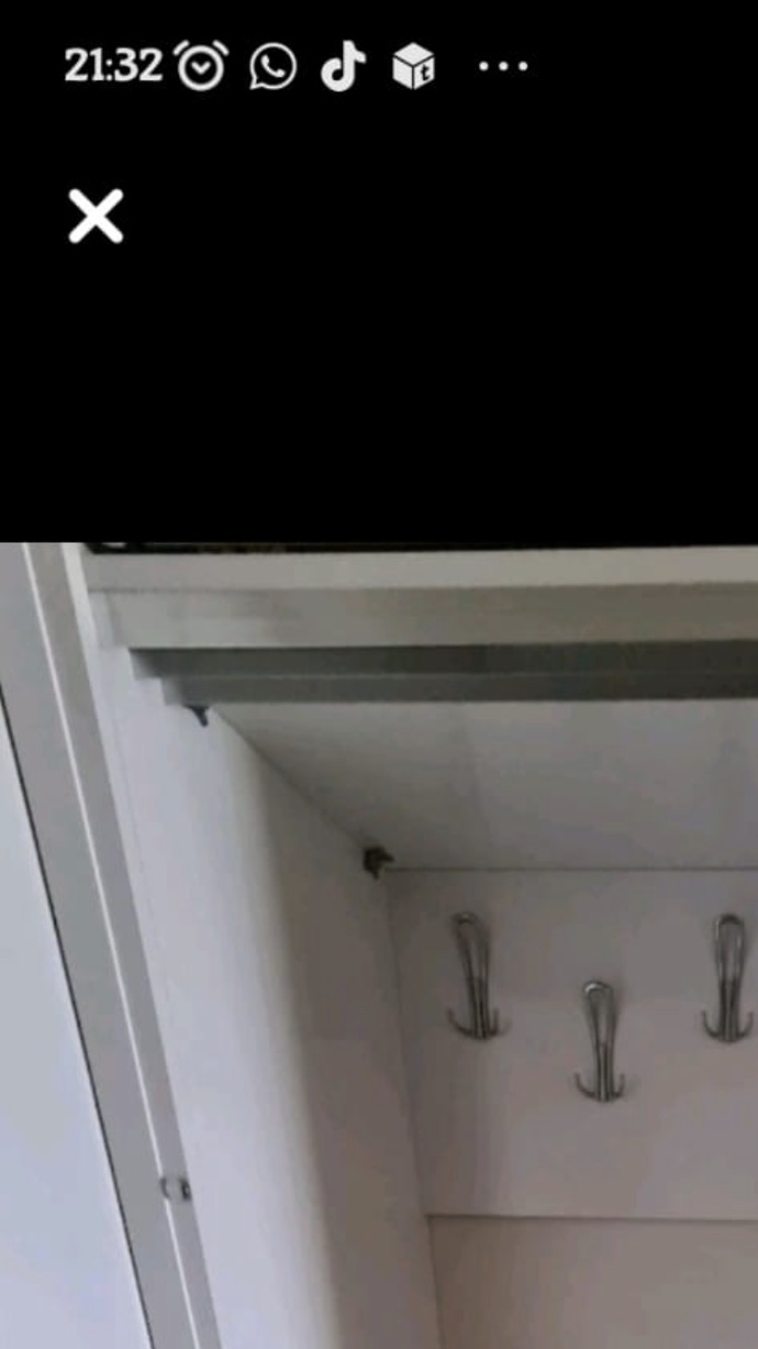 Sol üstteki bildirimdeki küp içindeki t harfli uygulama nedir sizce?