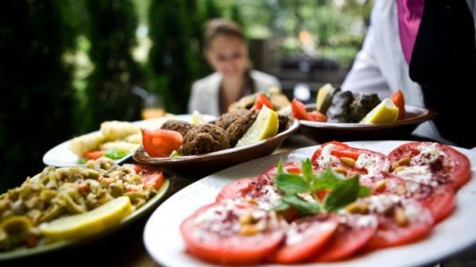 Servis edilse de yenmeyen şey nedir?