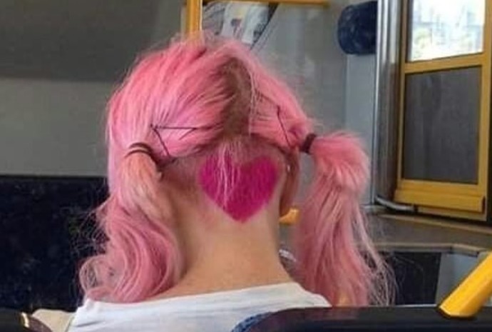 Saçlarınızın hem pembe hem de kalpli olmasını ister miydiniz?