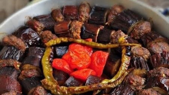 Patlıcan kebabı mı karnıyarık mı?
