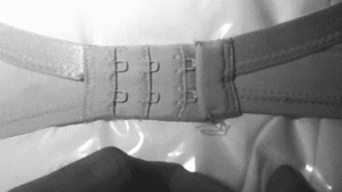 Bakmadan, tek eliyle sütyen kopçası açabilen erkekten koca olur mu?
