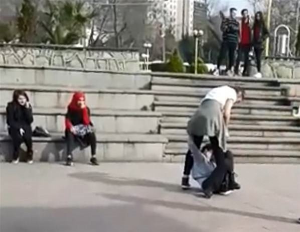 Erkek/Kadın için kavga edenler hakkında düşünceleriniz nedir?