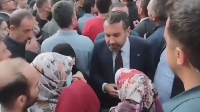 Elazığ Belediye Başkanı, "Senin duşakabinin mi vardı?" diye sordu! Duşakabininiz var mı?