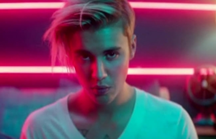 Justin Bieberin tipi sizce 10 üzerinden kaç eder?