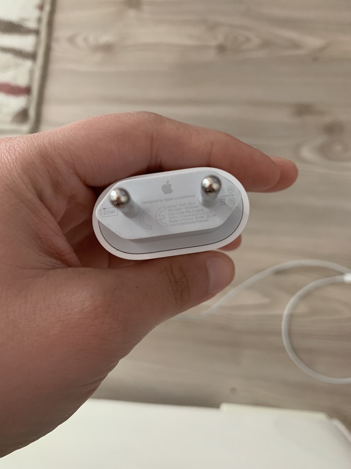 İPhone şarj adaptörü orijinal mi?