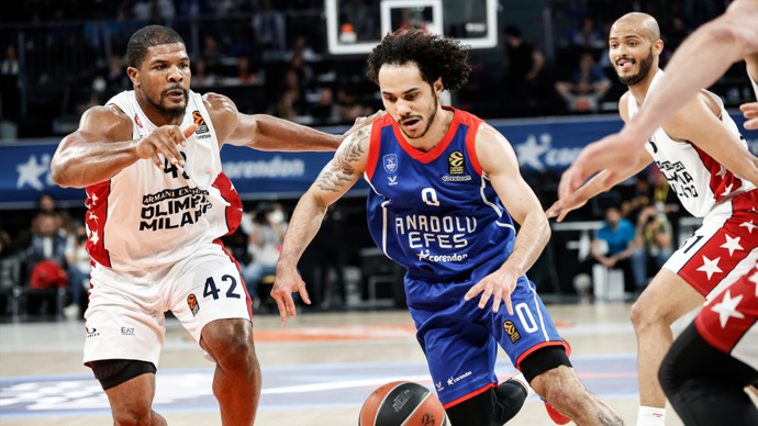 Anadolu Efes 75 - 70 Olimpia Milano: Seriyi 3-1 kazanan Anadolu Efes, Final Foura kaldı! Ne düşünüyorsunuz?
