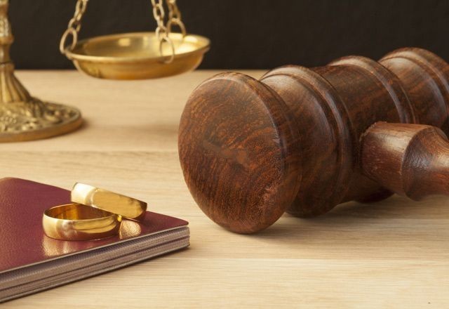Annem Babamdan Boşanmak İstiyor?