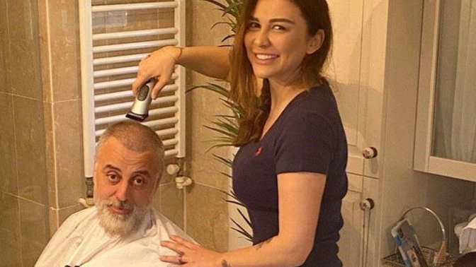 Selen Görgüzel, eşi Hamdi Alkan'ın saçlarını tıraş etti! Sizi tıraş eden var mı?