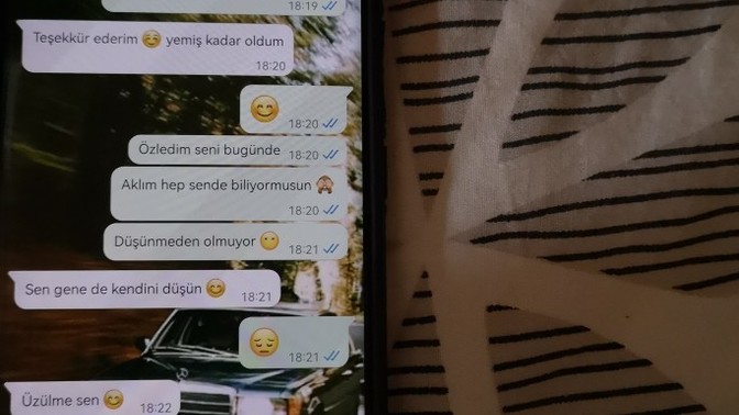 Hoşlanıyor mu takmıyor mu?