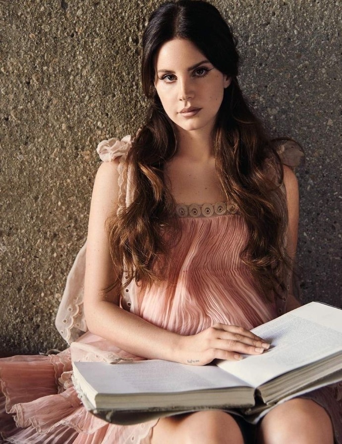 Lana del rey hakkında ne düşünüyorsunuz?