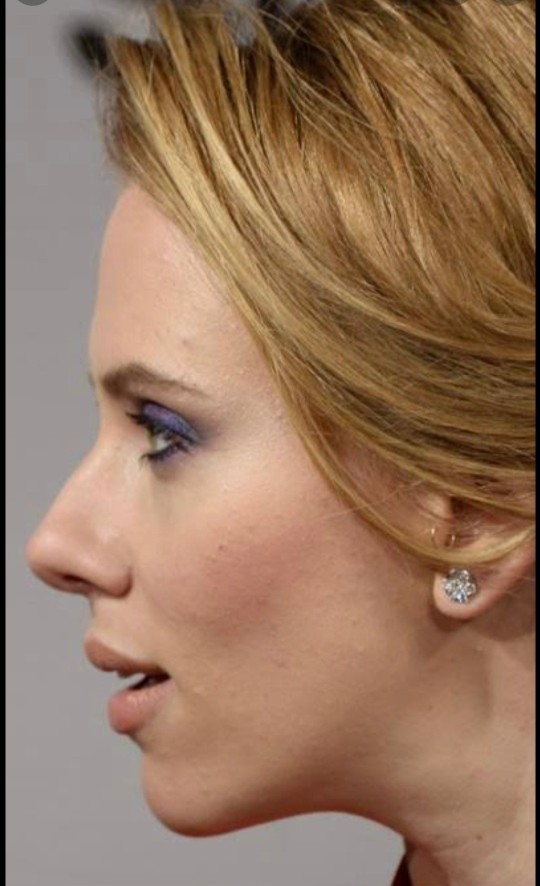 Scarlett Johansson çok abartılmıyor mu binlerce ünlü arasında?