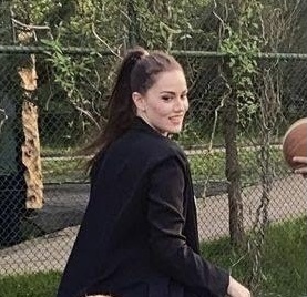 Kızlar, Fahriye Evcen çok güzel değil mi ya?