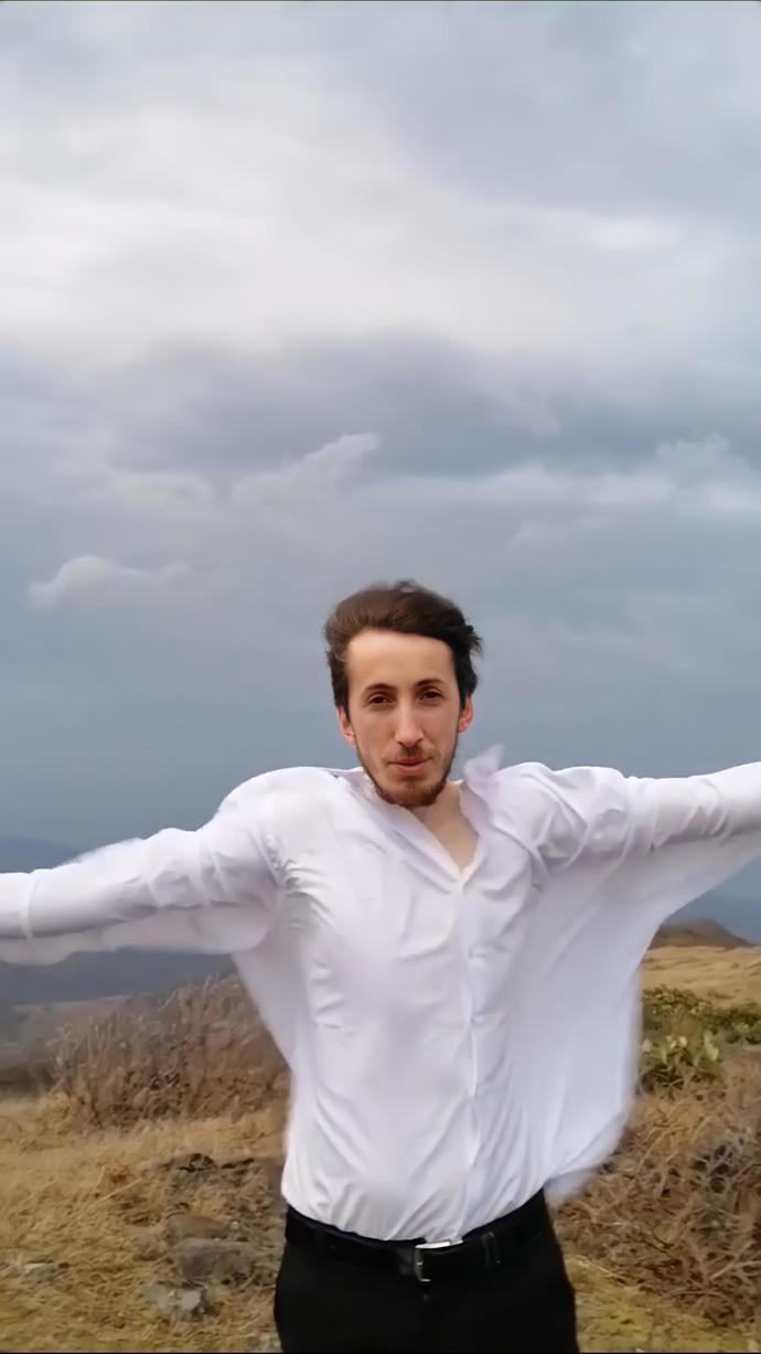 Bu gömleklerden hangisi bir erkeğe alınırsa daha çok beğenir sizce?