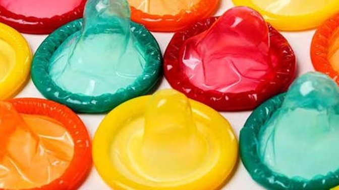 Prezervatif kullanırken son kullanma tarihlerini dikkate alıyor musunuz?