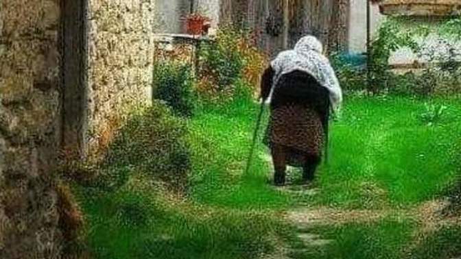 Annelerin kaderi beklemek midir?