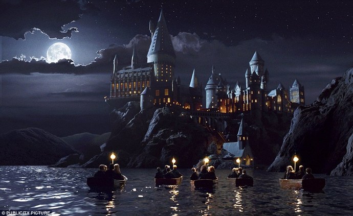 Harry Potter evreninde yaşamak ister miydiniz?