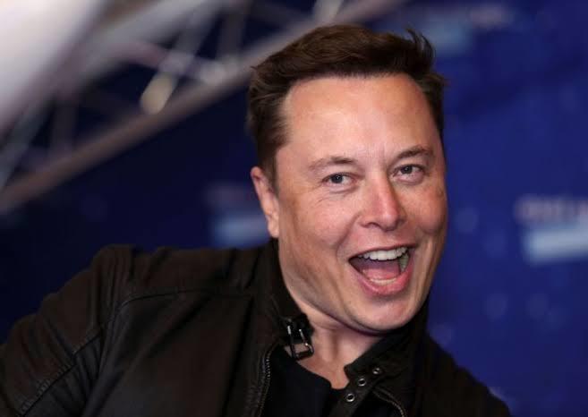 Elon Musk amcanız olsaydı kendisinden ilk ne isterdiniz?