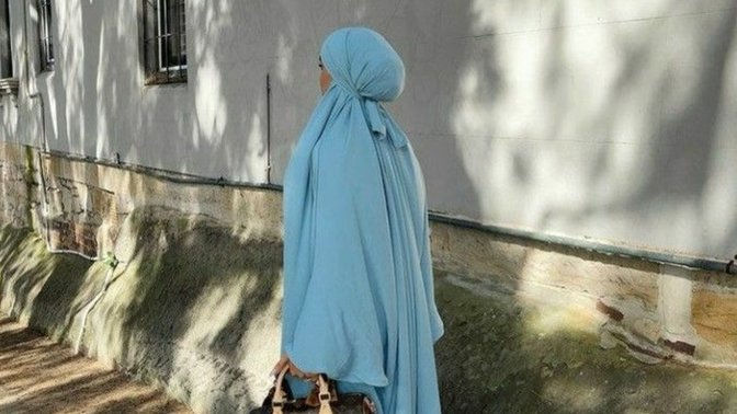 Karinizin böyle giyinmesini ister misiniz?