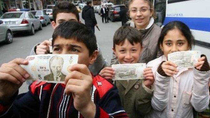 Çocuğunuza kaç yaşına kadar bayram harçlığı verirsiniz?