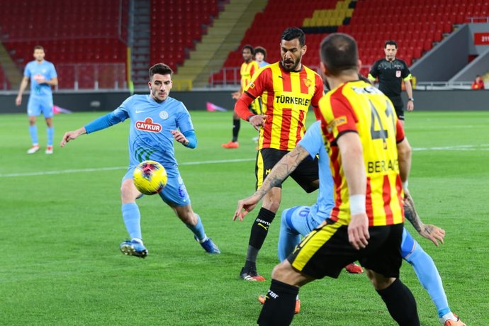 Çaykur Rizespora 7-1 yenilen Göztepeye neler oluyor?