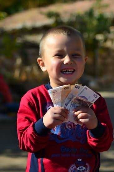 Küçükken bayram harçlıklarınızla koşa koşa ilk ne almaya giderdiniz?