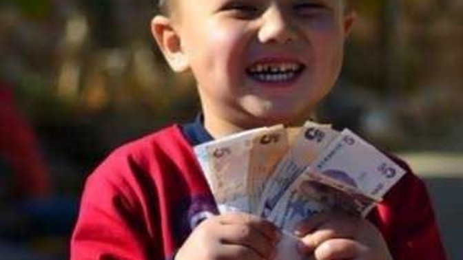 Küçükken bayram harçlıklarınızla koşa koşa ilk ne almaya giderdiniz?