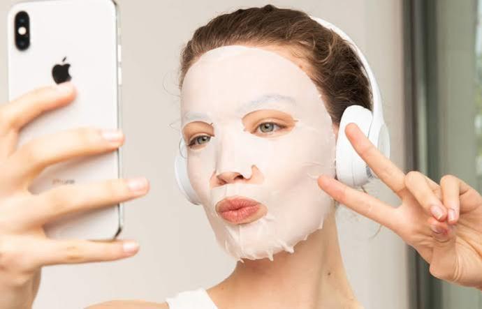 Cilt dostu olan maske türü hangisi? Kağıt maskeler mi yoksa ev yapımı sürülebilir maskeler mi?
