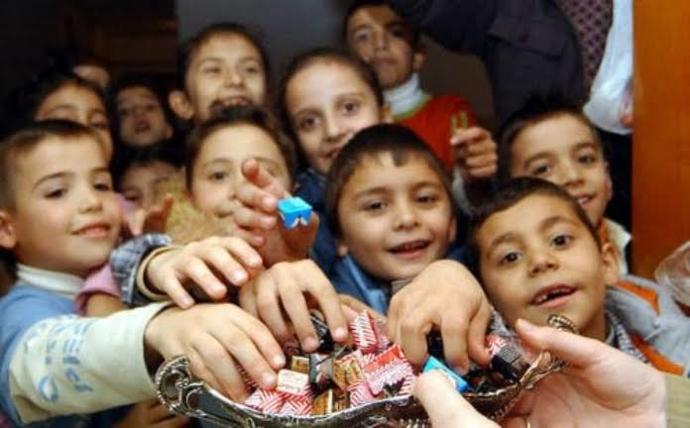 Bayramlarda çocukken şeker topladınız mı?