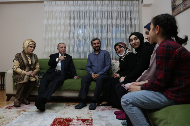 Kurada siz çıktınız, C. başkanı bayramda sizin evinize bayramlaşma ziyaretine gelecek.. ?