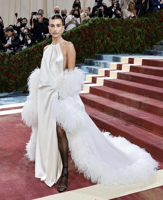 Met Gala 2022’de kırmızı halı rüküşlüğü! 🤪 En çok hangi ismi beğendiniz?
