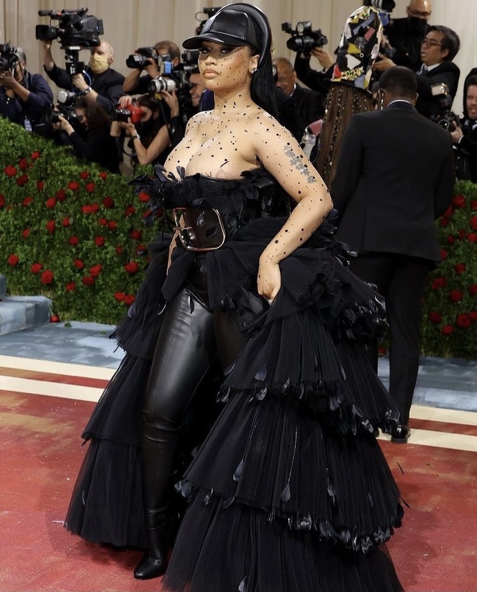 Met Gala 2022’de kırmızı halı rüküşlüğü! 🤪 En çok hangi ismi beğendiniz?