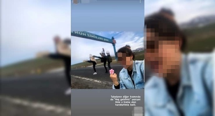 Kürtçe tabela önünde ‘el hareketi’ yapan öğretmenlere soruşturma. Öğretmenlerin bu davranışı hakkında ne düşünüyorsunuz?