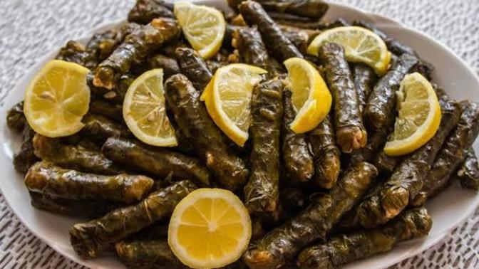 Yaprak sarması, baklava ve börek üçlüsünden tercihin hangisi olur?