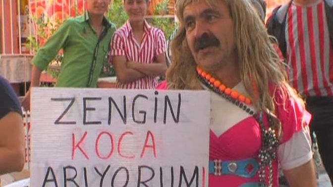 Sadık eş mi, zengin eş mi tercih edersin?