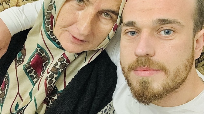 Annelerimiz için güzel bir söz bırakalım mı geceye?