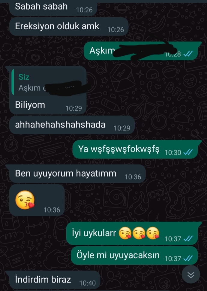 Sevmiyo beni değil mi?