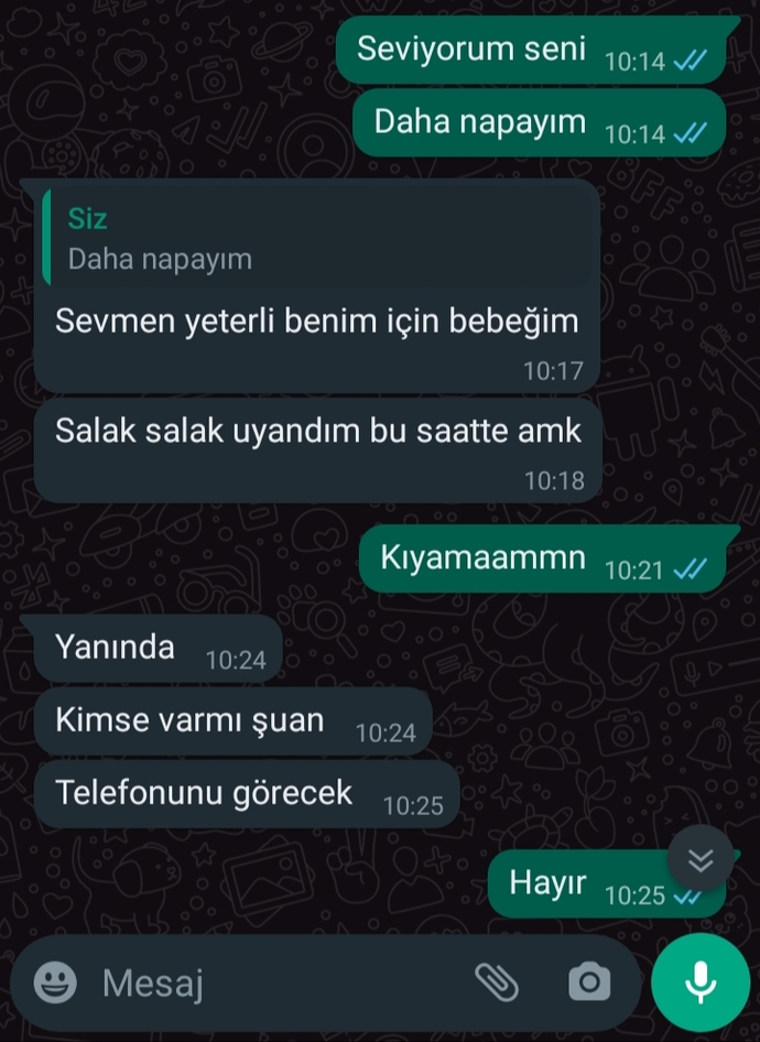 Sevmiyo beni değil mi?