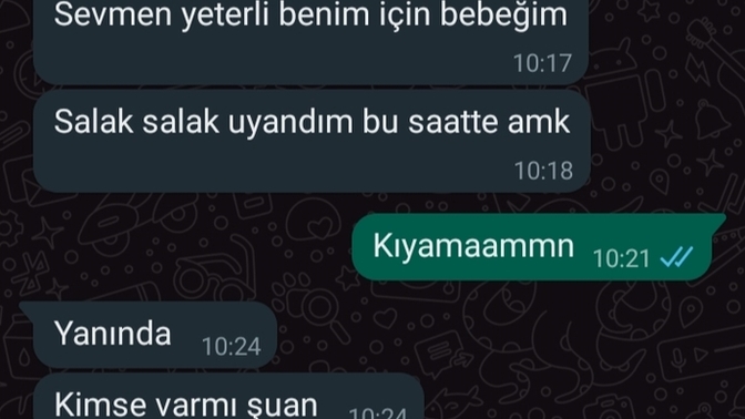 Sevmiyo beni değil mi?