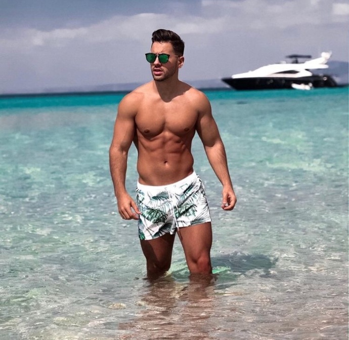 Deniz kıyafetiniz ne renk?