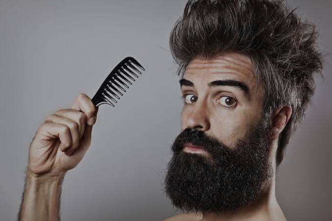 Selamlar az önce saçımı ve sakalımı boyadım sakalımı boyarken biraz yanağıma boya gelmiş, nasıl temizlerim?
