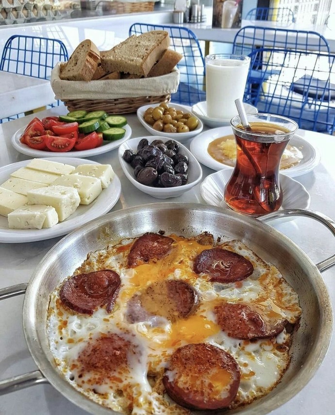 En son ne zaman sucuklu yumurta yediniz?