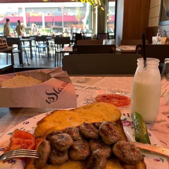 Köfte soğanlı mi yenir soğansiz mi?