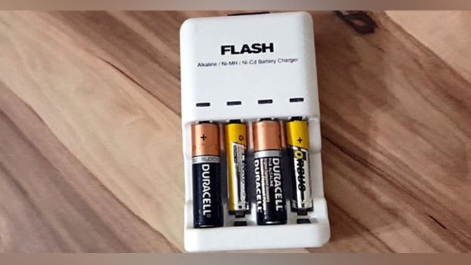 Alkalin pil nedir, normal pil ile alkalin pil arasında fark var mı?