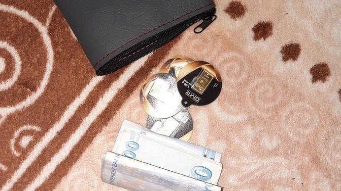 Kardeşlerim paralarımı çalıyorlar. Şimdi sorsam her biri ben almadım diyecek. Bugün de 150 TL eksilmiş. Evde nasıl para saklanır?