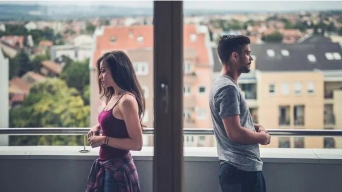 Eski sevgilin barışmak isterse barışır mısın?