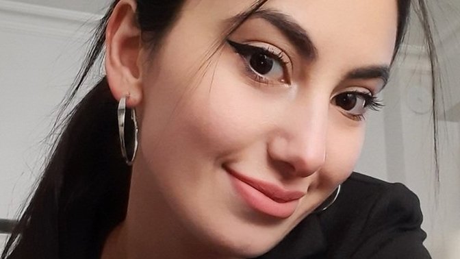 Şu ana kadar hiç saçımı boyatmadım artık boyatmayı düşünüyorum. Sizce hangi renk gider bana?