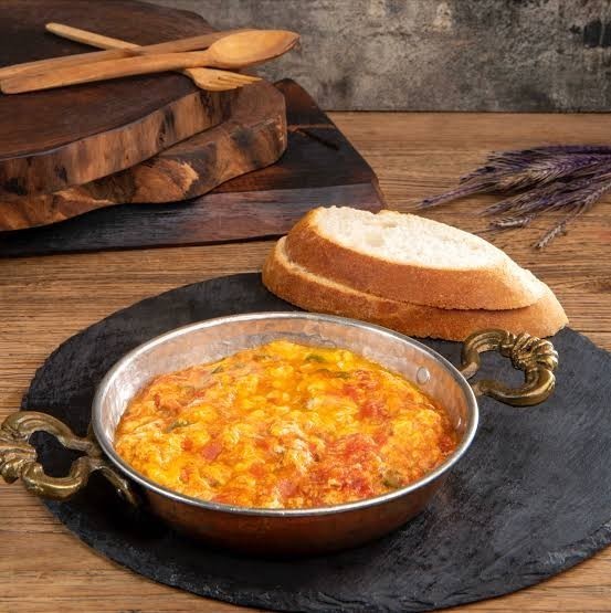 Menemen soğanlı mı yenir, soğansız mı?