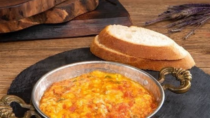 Menemen soğanlı mı yenir, soğansız mı?